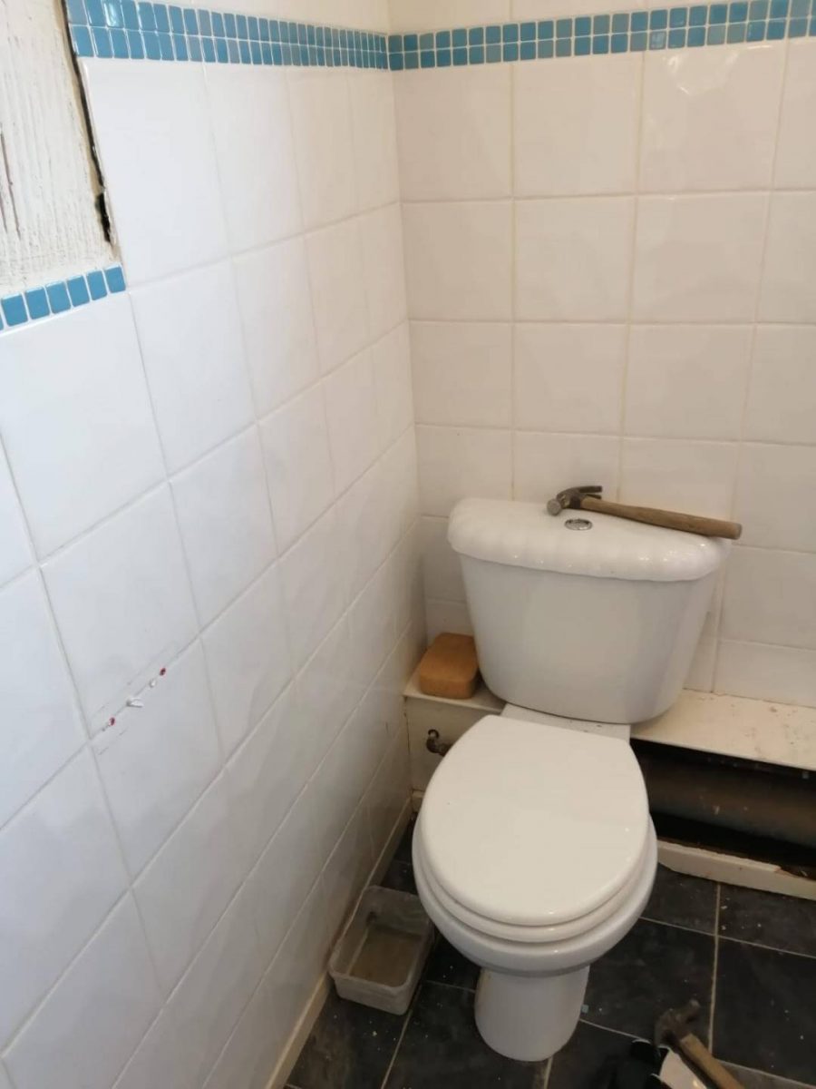 bathroom makeover cost on Our Five Star Low Cost Bathroom Makeover Joleisa